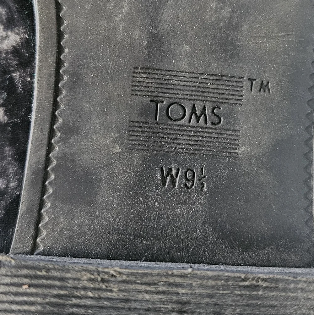 TOMS Ella Chelsea Black‎ Crushed Velvet Ankle Boots Size 9.5